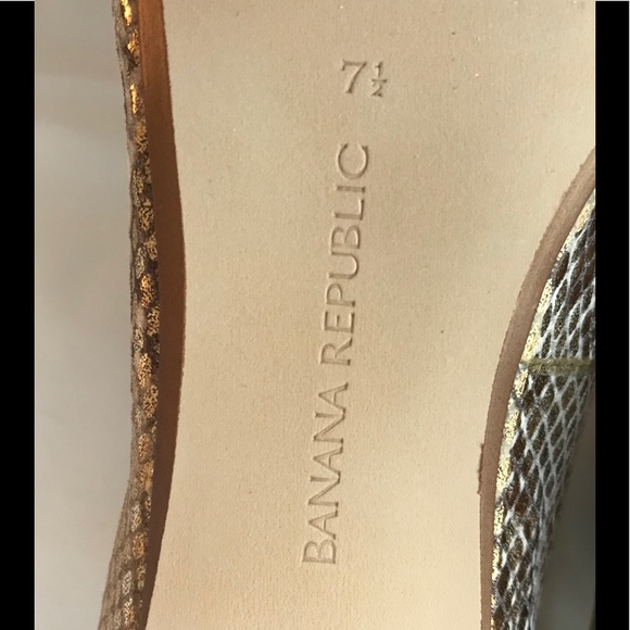 Banana Republic Flats 7 1/2 - Picture 8 of 8